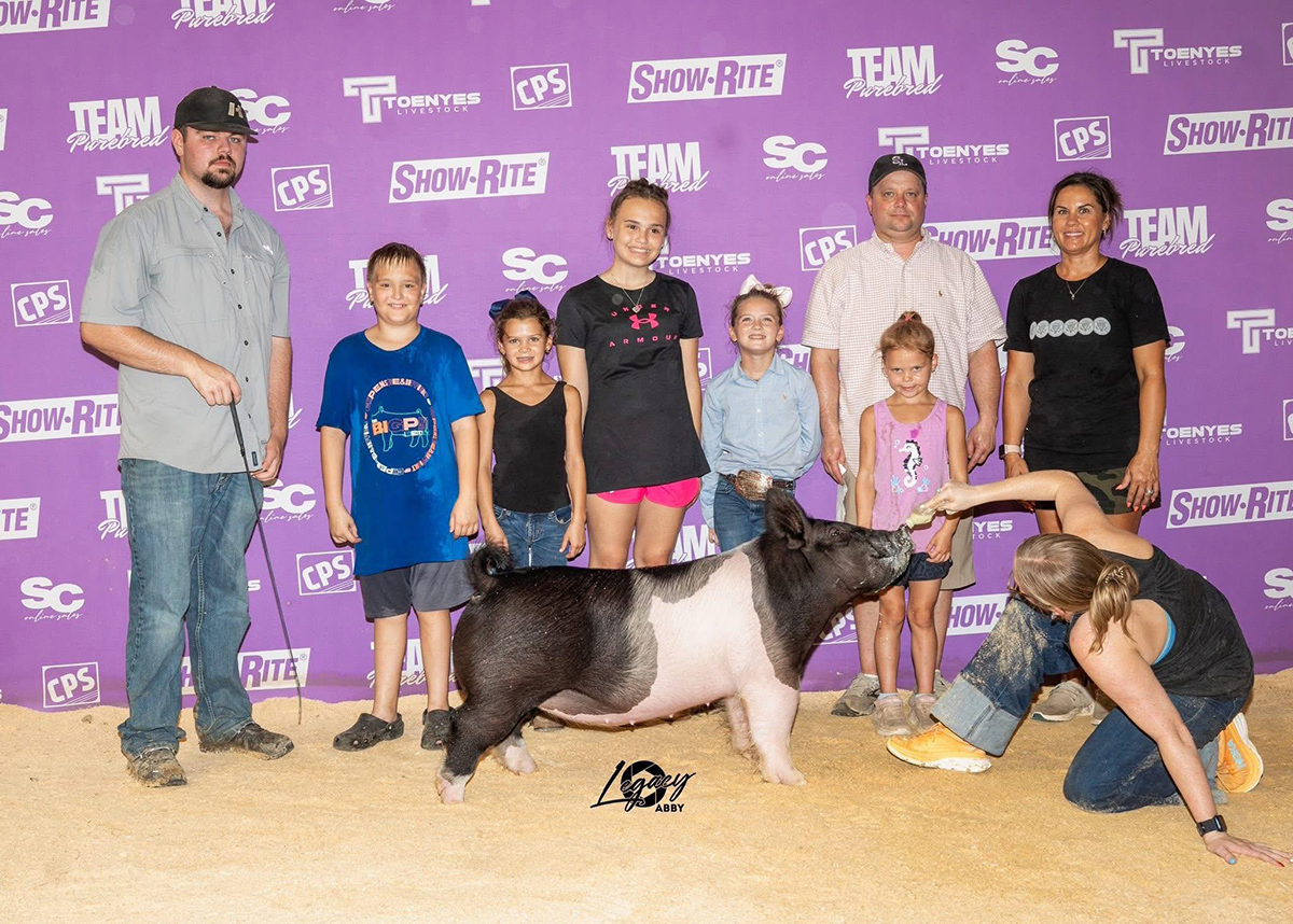 Champion Dark Cross Gilt Div 1 and 4th Overall at Team Purebred National Junior Show